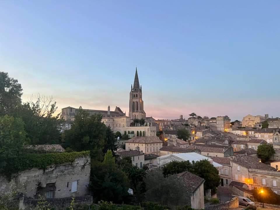 Clos De Malnon มองตาเญ ภายนอก รูปภาพ